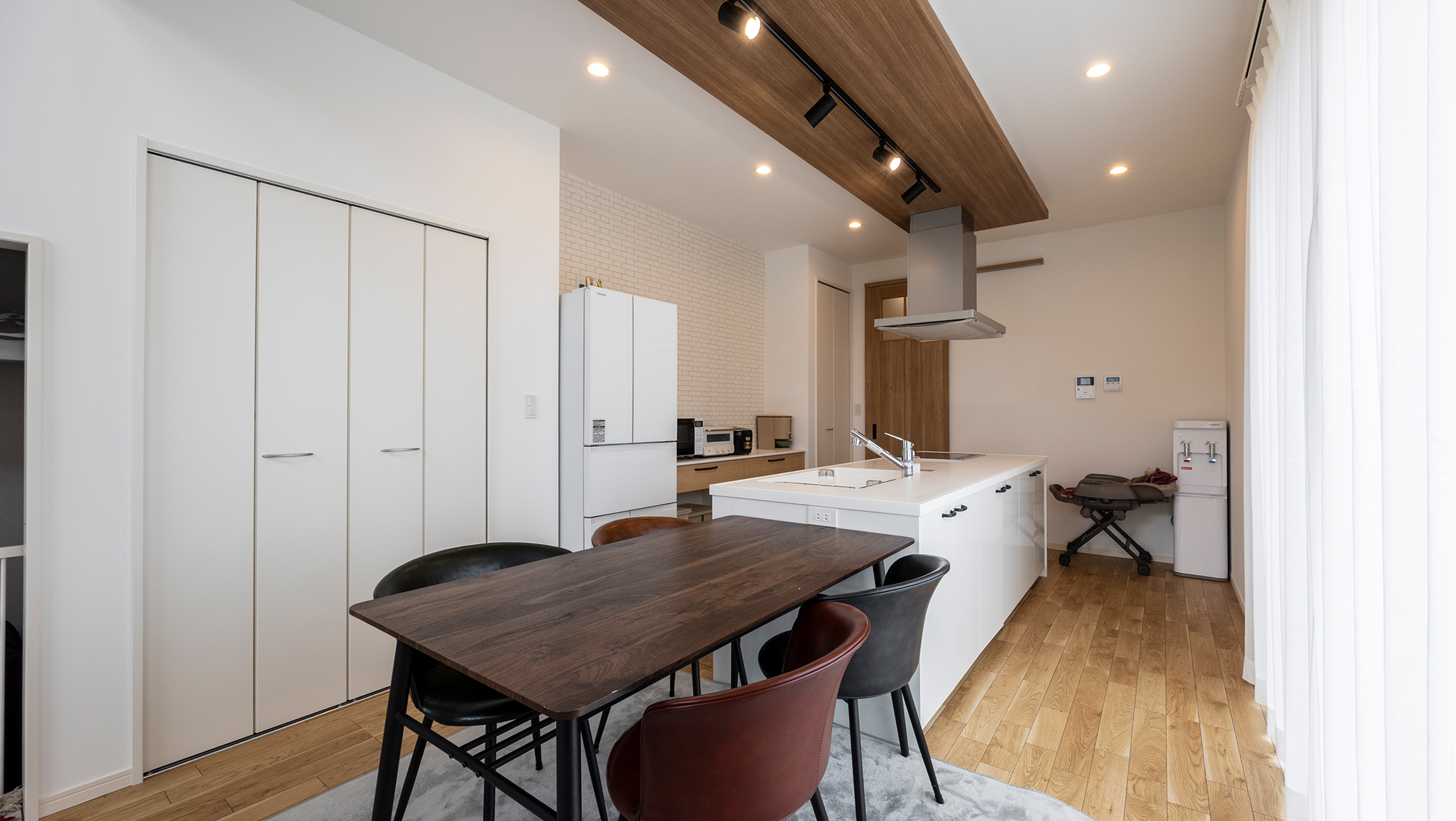 URBAN & MODERN STYLE